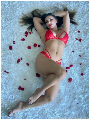 Esperanza Gomez nude photo 4