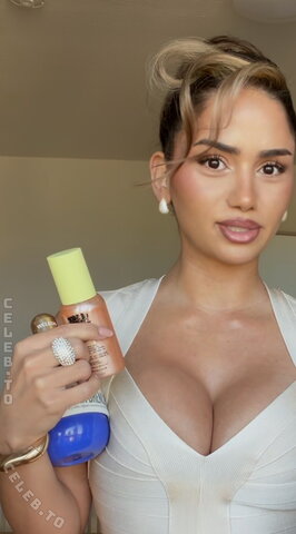 Esra Algac nude photo 16