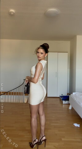 Esra Algac nude photo 14