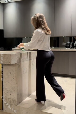 Esra Algac – This ass