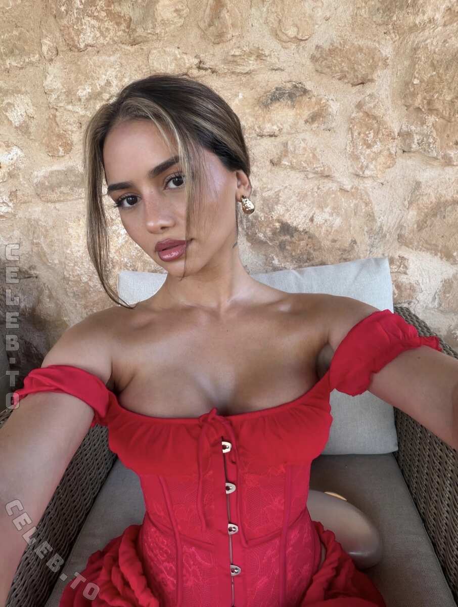 Esra Algac nude photo 2
