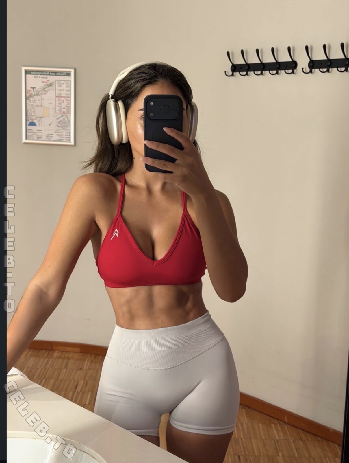 Esra Algac nude photo 2