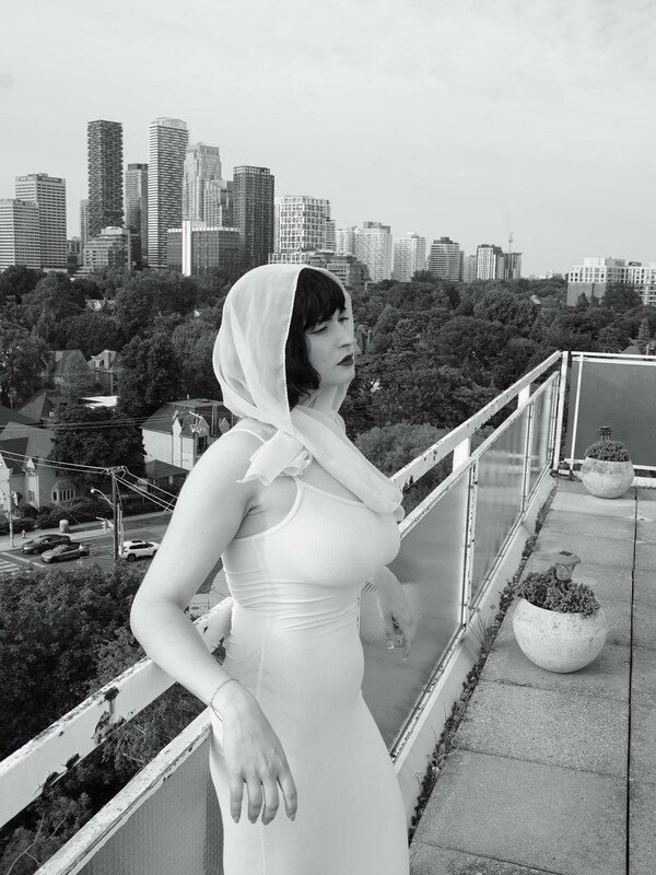 Esteeisonline nude photo 9