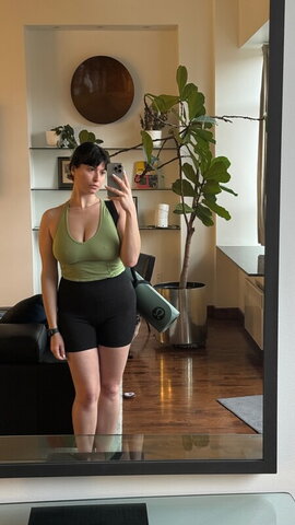 Esteeisonline nude photo 4