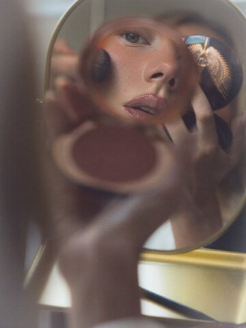 Ester Exposito nude photo 3