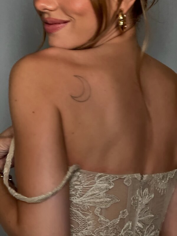 Ester Exposito nude photo 2