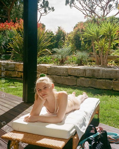 Esther Graf Hot (1 photo)