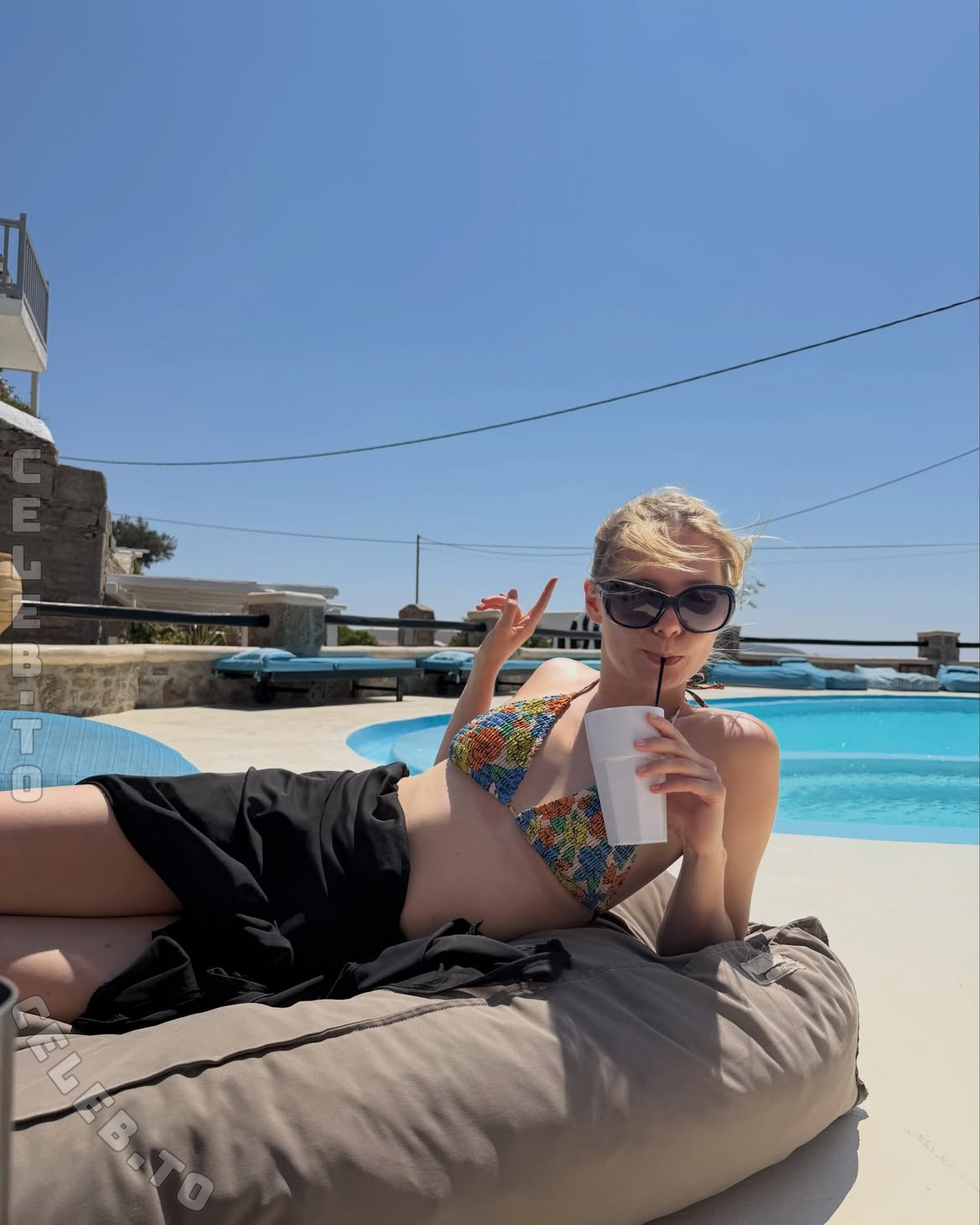Esther Graf nude photo 1