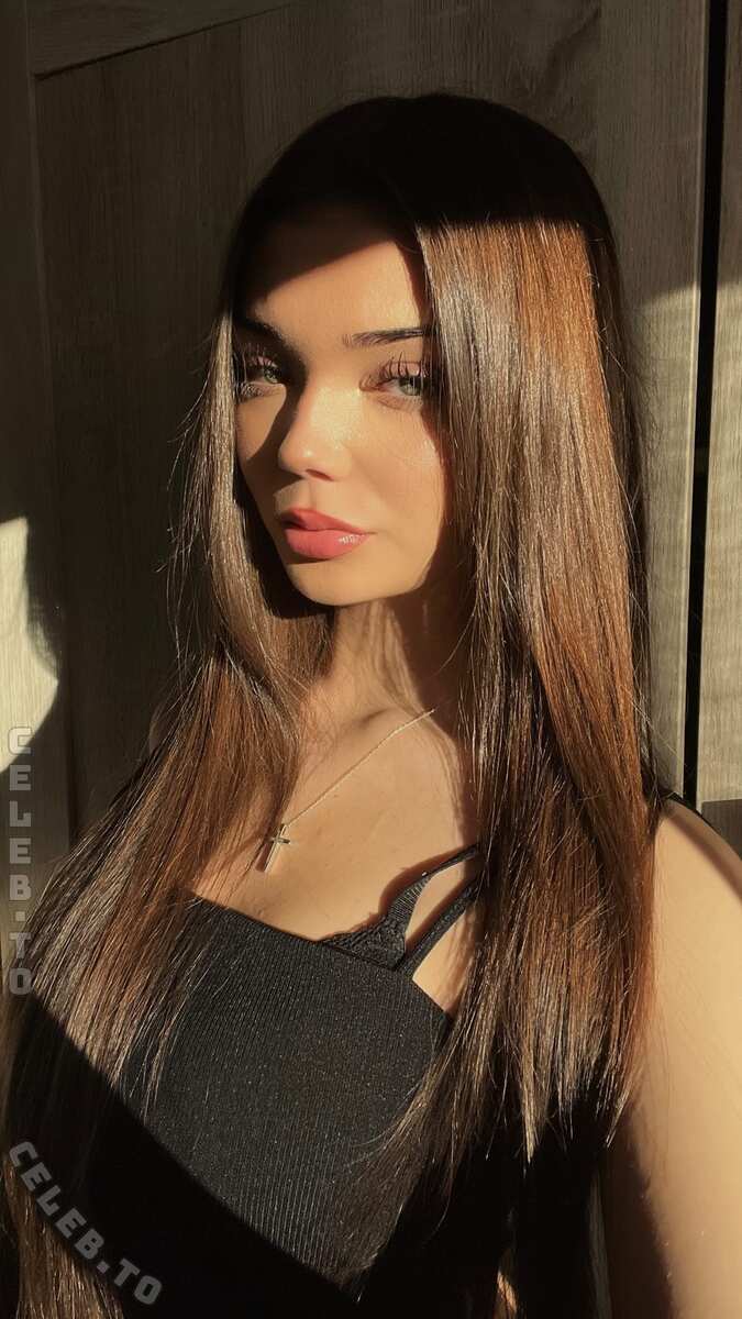 etiennee.lng nude photo 1