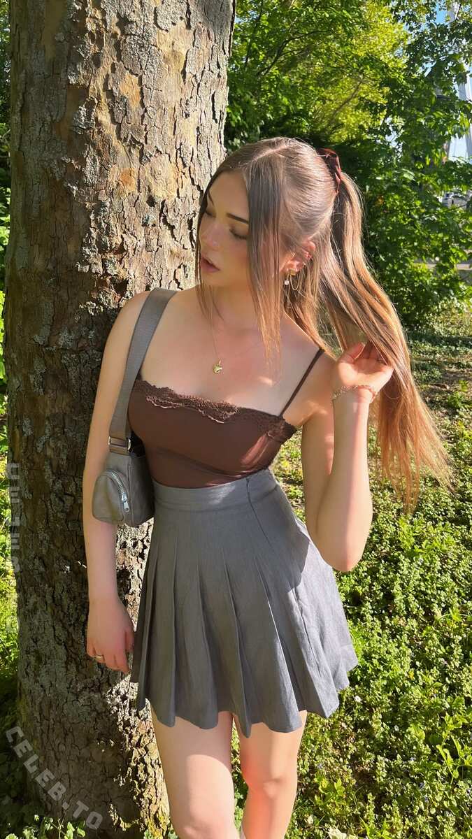 etiennee.lng nude photo 8