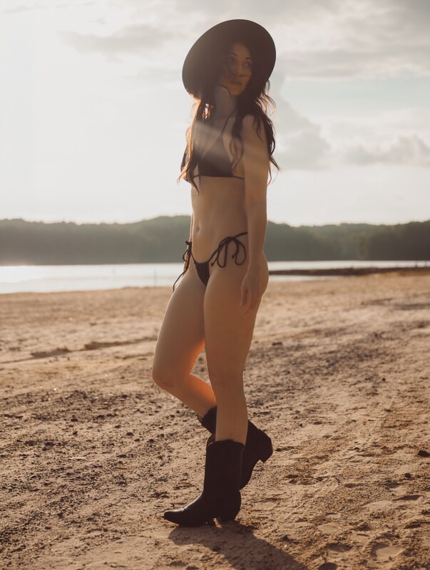 Eugenia Gonzales nude photo 7