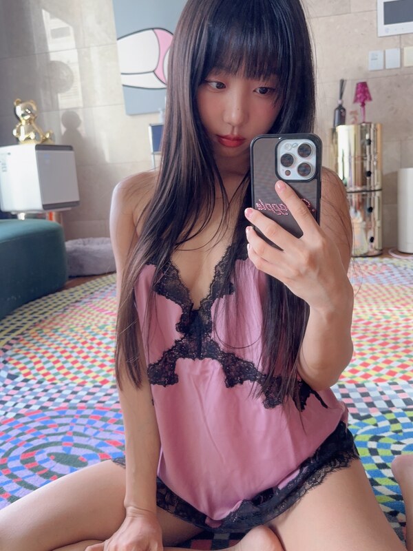 Eunji Pyoapple nude photo 4