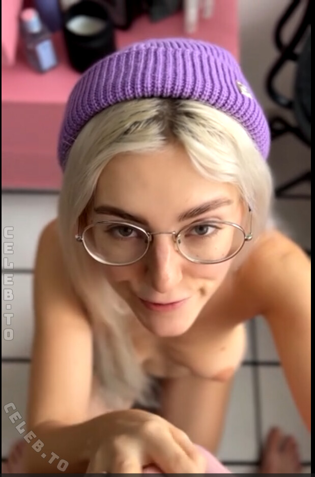 Eva Elfie nude photo 1