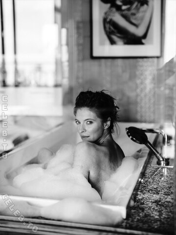 Eva Schug nude photo 29