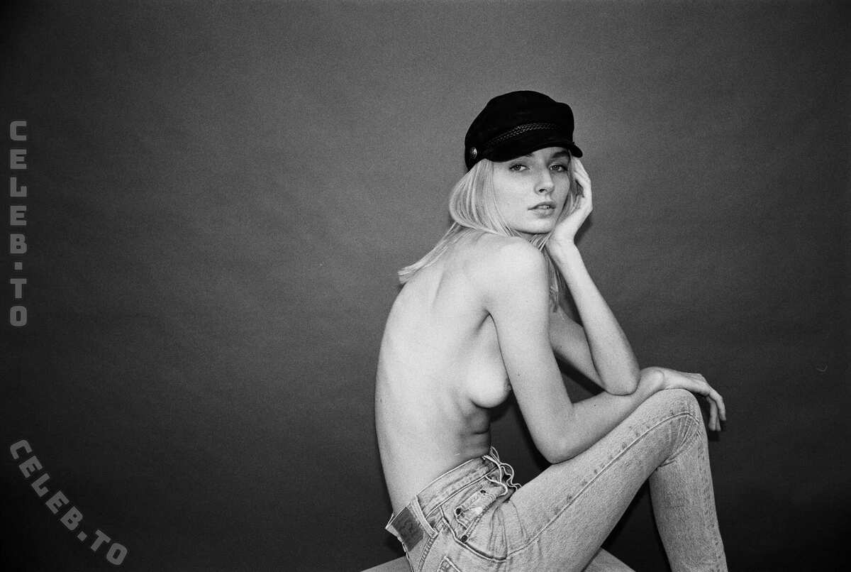 Eva Staudinger nude photo 8