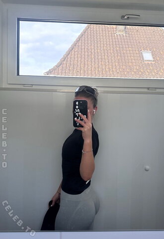 Eva Zimmermann nude photo 23