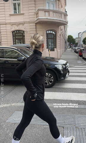 Eva Zimmermann nude photo 20