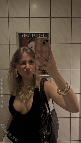 evaaklm nude photo 14