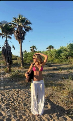 evaaklm nude photo 1