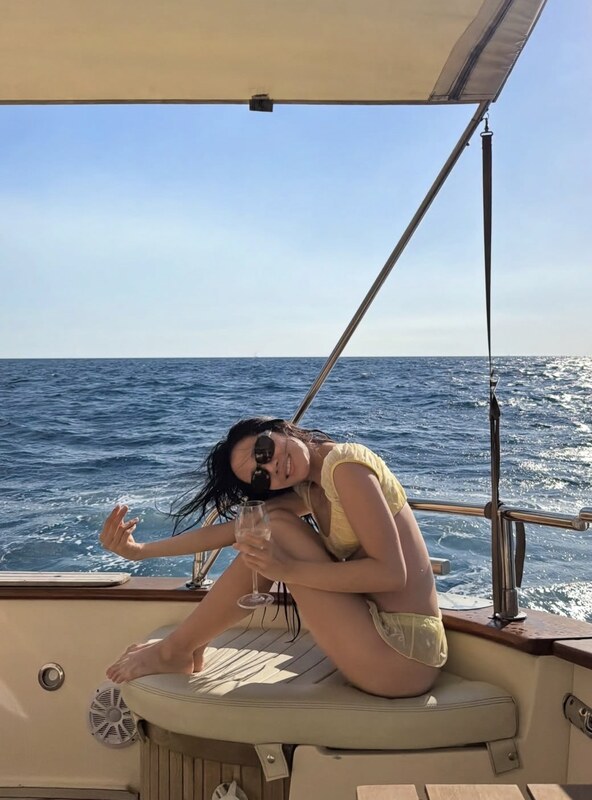 Evelyn Ha nude photo 4