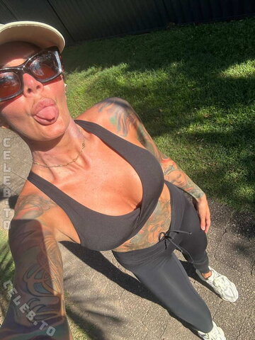 evelynuncovered – Afternoon walk to get more tanned. 😝 Sunbathing nude and pretending I don’t love being watched ☀️ F…