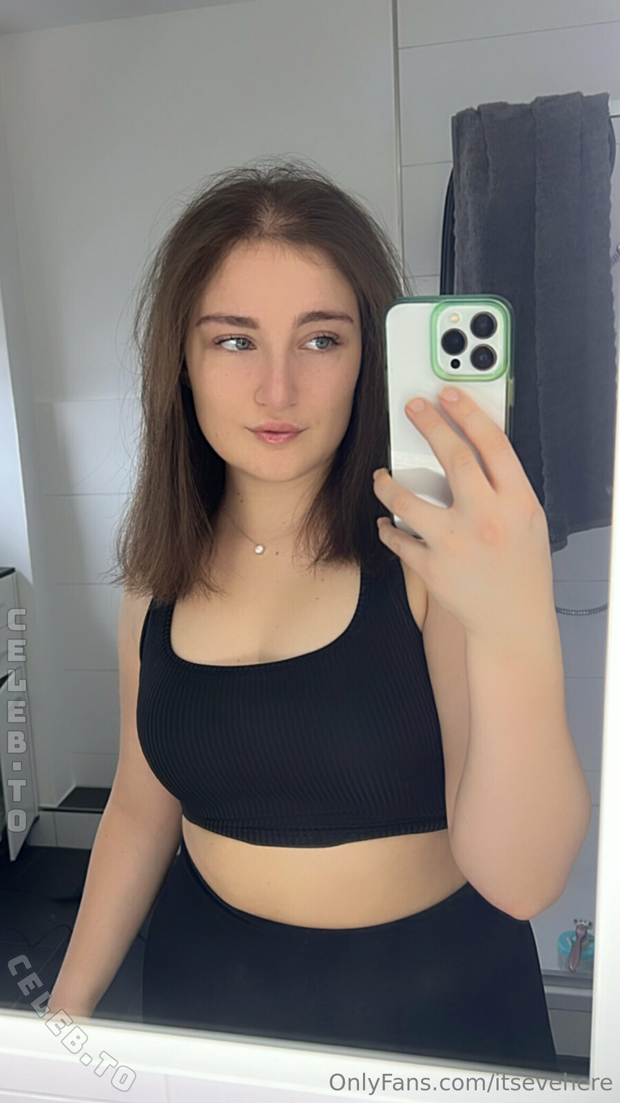 Evelynxka nude photo 2
