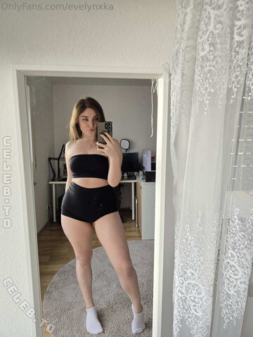 Evelynxka nude photo 41
