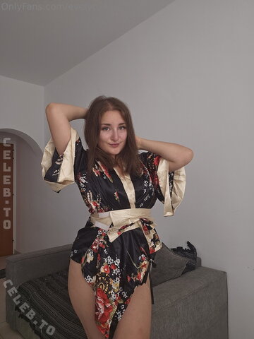 Evelynxka nude photo 33