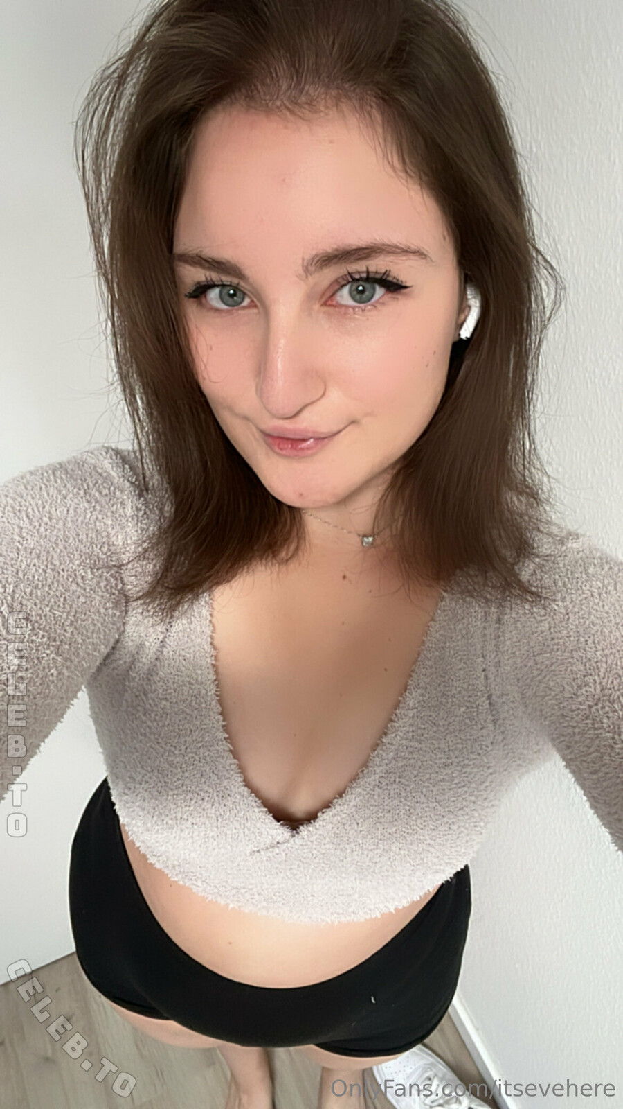 Evelynxka nude photo 6