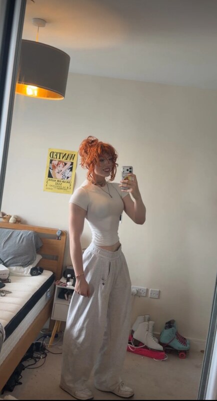 eviedotgym nude photo 5