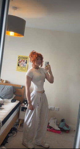 eviedotgym nude photo 2
