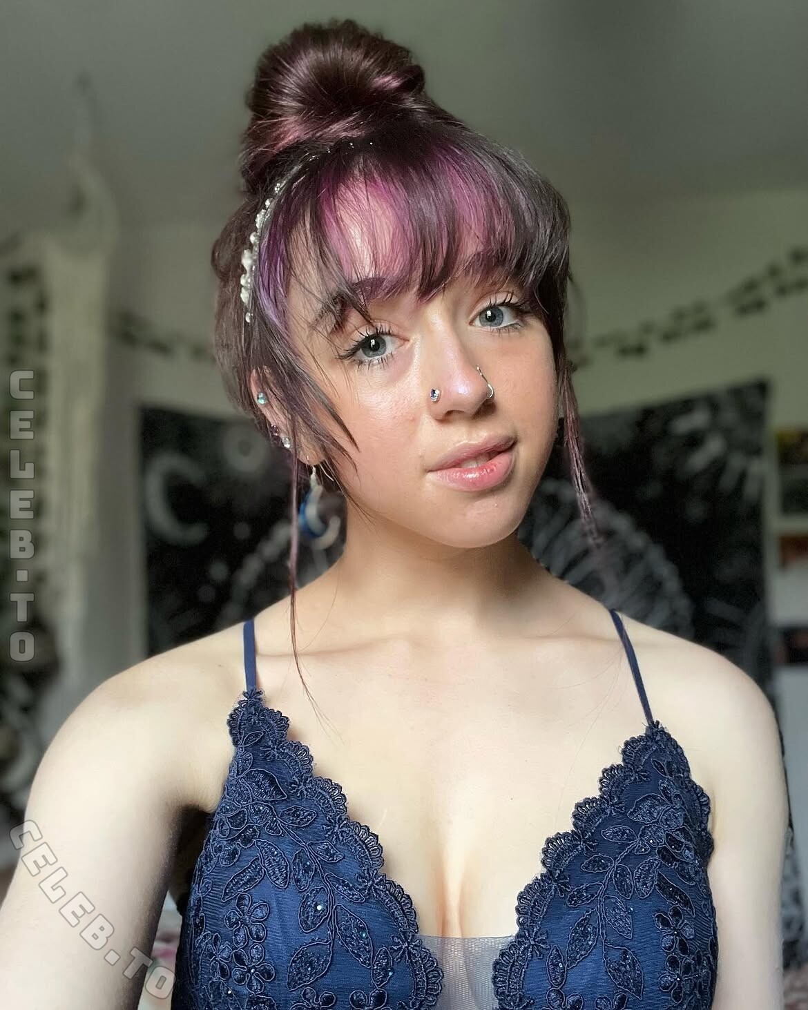 eviemeg nude photo 1