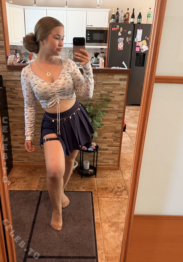Evviepp nude photo 7