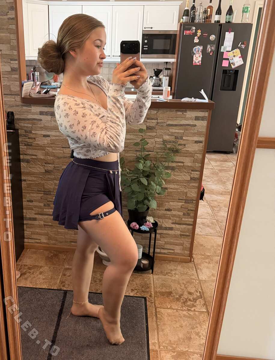 Evviepp nude photo 15