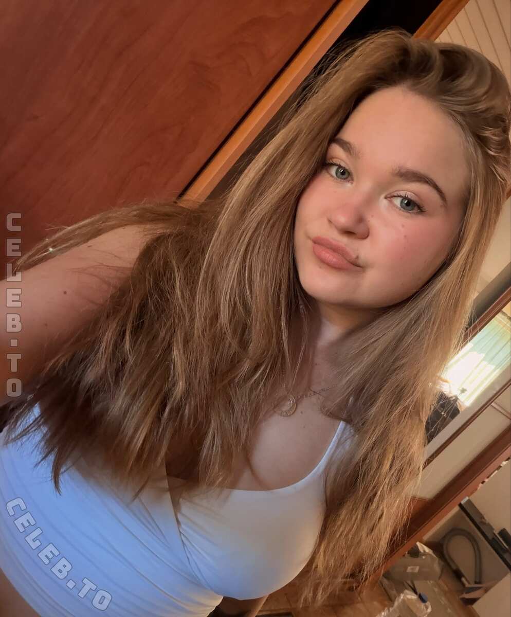 Evviepp nude photo 2