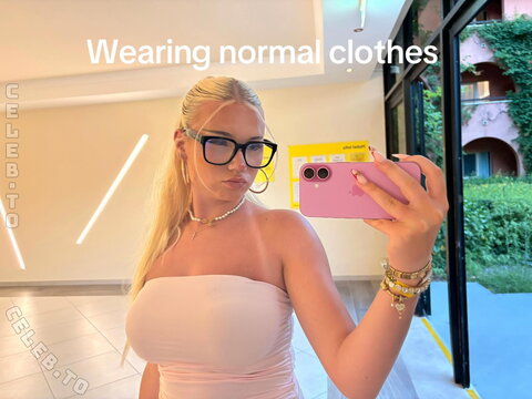 evx.rnk nude photo 1