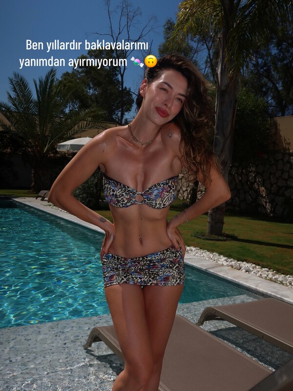 Eylül Bendler nude photo 13
