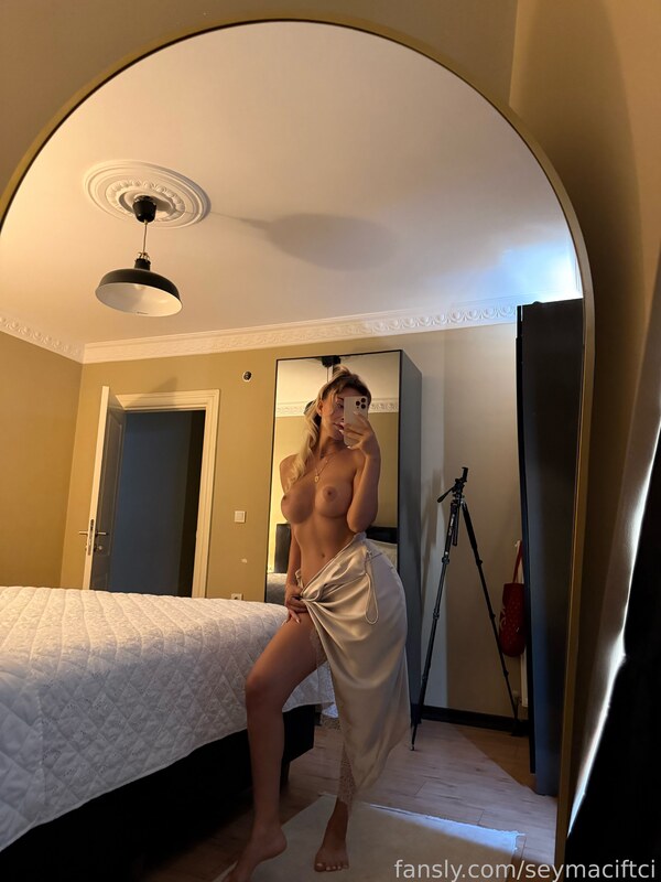 Şeyma Çiftçi nude photo 10