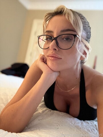 Şeyma Çiftçi nude photo 4