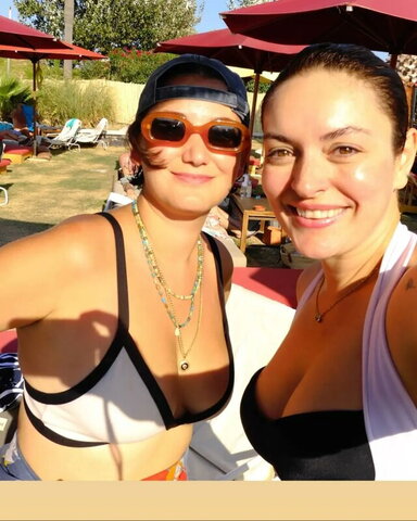 Ezgi Mola nude photo 2