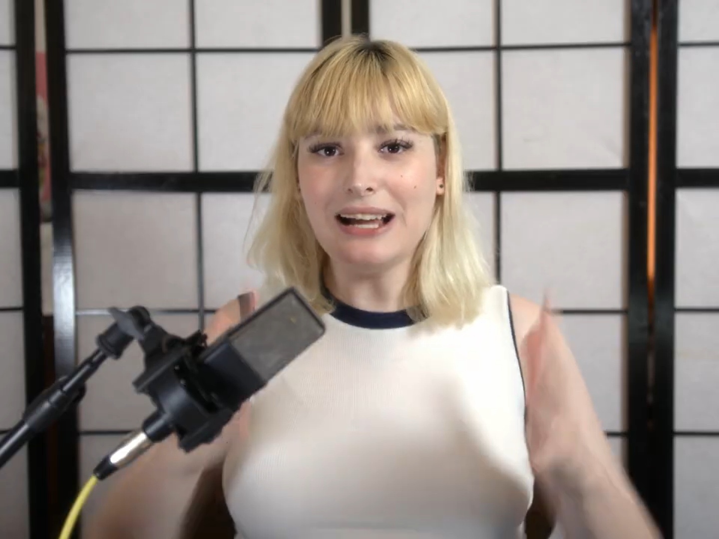 F4mi nude photo 6