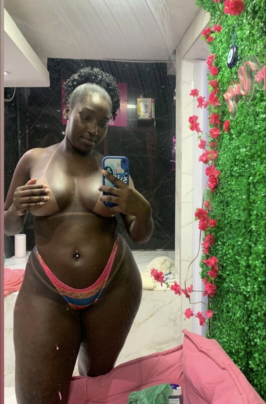 Fabiana Luanete nude photo 3