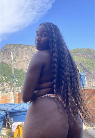 Fabiana Luanete nude photo 3