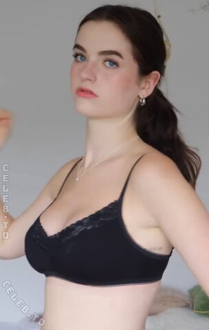 Fabienne Bethmann nude photo 4