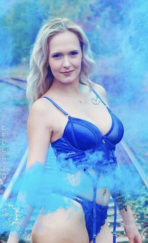 fabienne.hlle nude photo 1