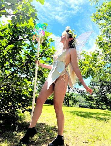 Faeries Favours nude photo 1