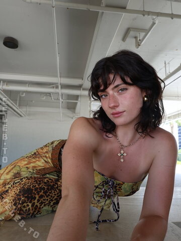 Faith Ordway nude photo 11