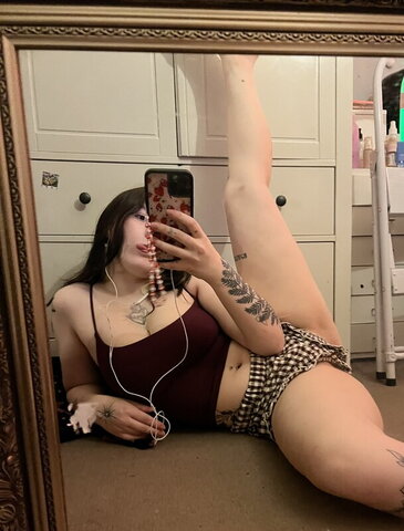 faithlessgirlll nude photo 1