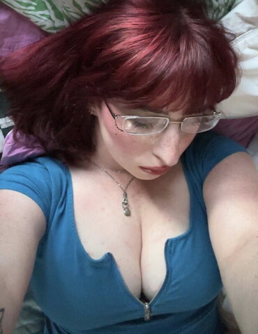 Fakekneecaps Sexy (2 photos)