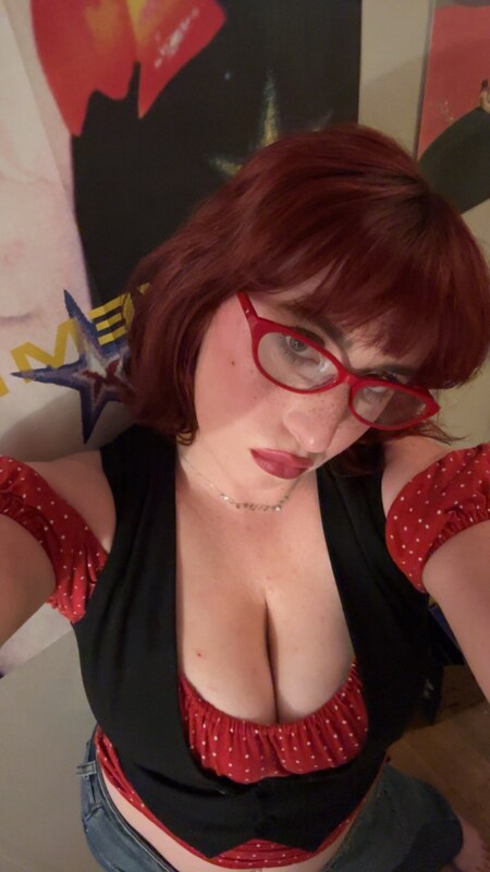 Fakekneecaps nude photo 2